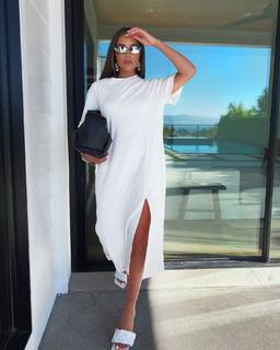 Olivia Culpo feet photo thumbnail