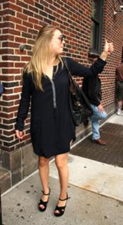 Kaley Cuoco feet photo thumbnail