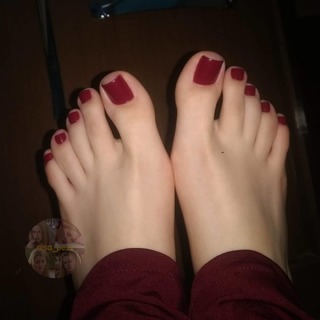 Isa Pes feet photo thumbnail