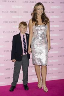 Elizabeth Hurley feet photo thumbnail