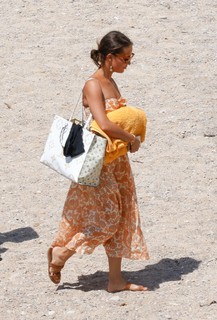 Alicia Vikander feet photo thumbnail
