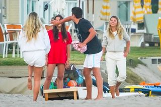 Sofia Richie feet photo thumbnail