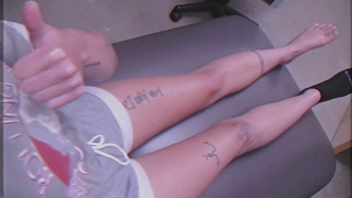 Halsey feet photo thumbnail