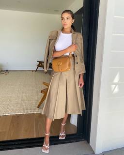 Olivia Culpo feet photo thumbnail