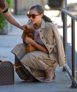 Olivia Culpo feet photo thumbnail