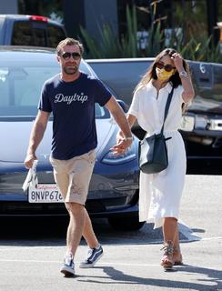 Jordana Brewster feet photo thumbnail