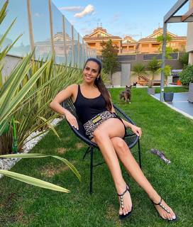 Cristina Pedroche feet photo thumbnail