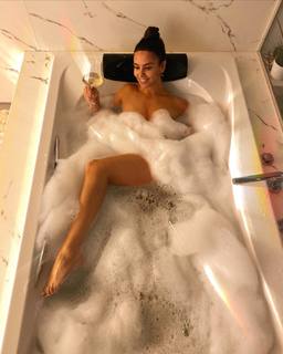 Cristina Pedroche feet photo thumbnail