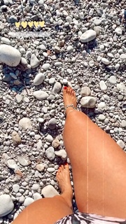 Athina Oikonomakou feet photo thumbnail