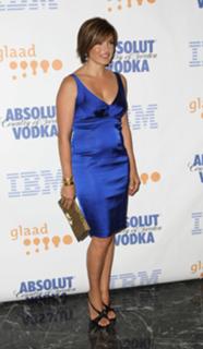 Mariska Hargitay feet photo thumbnail