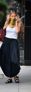 Sienna Miller feet photo thumbnail