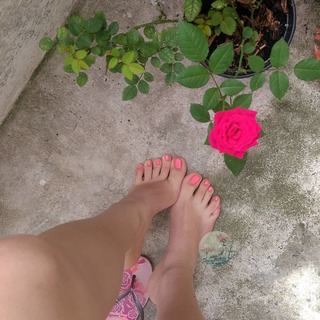 Isa Pes feet photo thumbnail