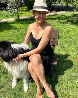 Anna Popek feet photo thumbnail