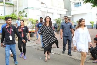 Kareena Kapoor feet photo thumbnail
