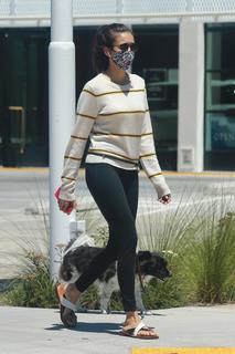 Nina Dobrev feet photo thumbnail