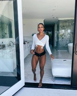 Qimmah Russo feet photo thumbnail