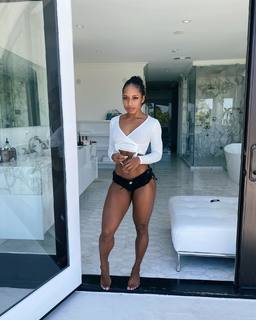 Qimmah Russo feet photo thumbnail