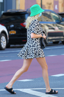 Elsa Hosk feet photo thumbnail