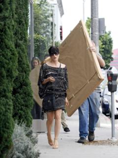 Selma Blair feet photo thumbnail