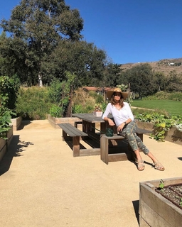 Cindy Crawford feet photo thumbnail