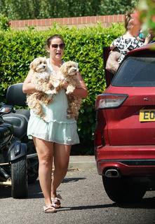 Jacqueline Jossa feet photo thumbnail