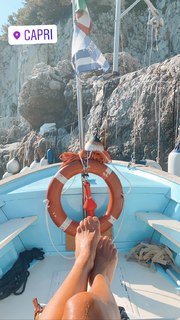 Veronica Maya feet photo thumbnail