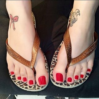 Jaqueline Mello feet photo thumbnail