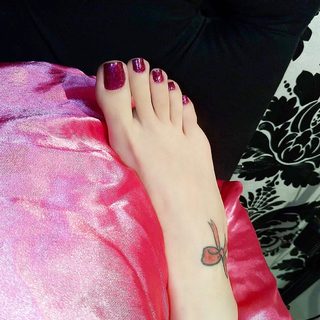 Jaqueline Mello feet photo thumbnail