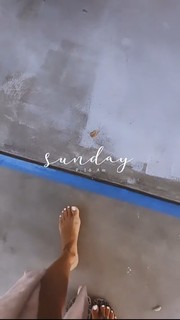 Vida Guerra feet photo thumbnail