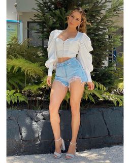 Cynthia Rodríguez feet photo thumbnail