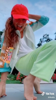 Thalía feet photo thumbnail