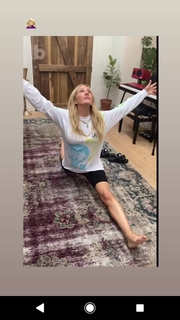 Ellie Goulding feet photo thumbnail