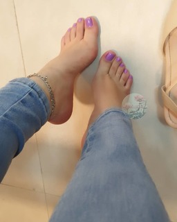 Isa Pes feet photo thumbnail