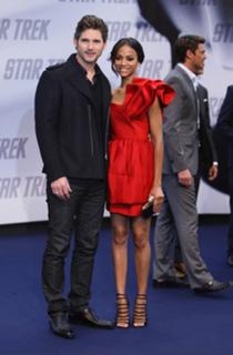 Zoe Saldana feet photo thumbnail