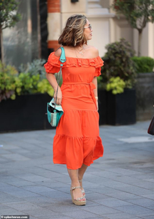 Myleene Klass feet photo thumbnail