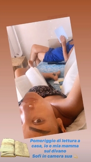 Giorgia Palmas feet photo thumbnail