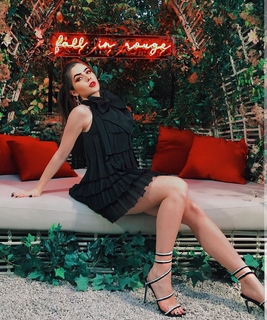 Jade Picon feet photo thumbnail
