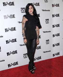 Katherine von Drachenberg feet photo thumbnail
