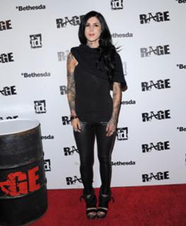 Katherine von Drachenberg feet photo thumbnail
