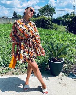 Hadise feet photo thumbnail