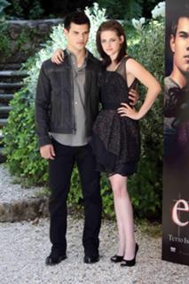 Kristen Stewart feet photo thumbnail