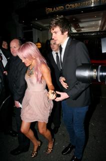 Ellie Goulding feet photo thumbnail