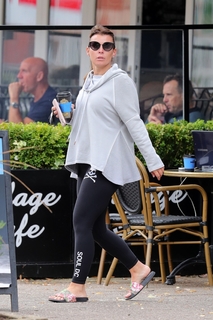 Coleen Rooney feet photo thumbnail
