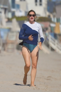 Jennifer Garner feet photo thumbnail