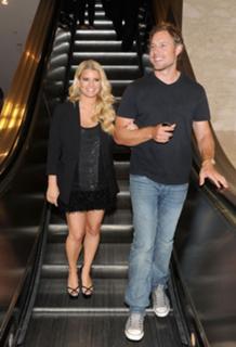 Jessica Simpson feet photo thumbnail