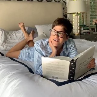 Selma Blair feet photo thumbnail