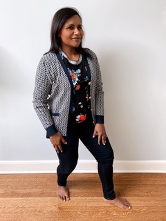 Mindy Kaling feet photo thumbnail
