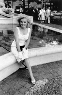 Marilyn Monroe feet photo thumbnail