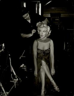 Marilyn Monroe feet photo thumbnail