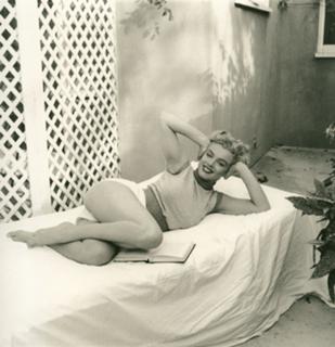 Marilyn Monroe feet photo thumbnail